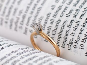 Engagement ring hidden in the pages of a book - a truly romantic idea of proposing